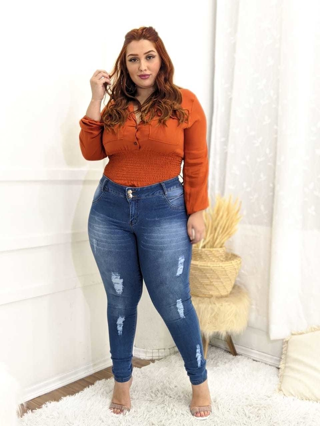 calça jeans rasgadinha plus size