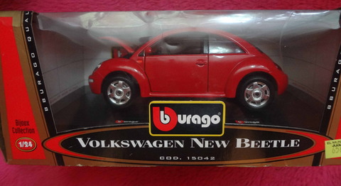Volkswagen New Beetle - Burago auto a escala 1/24