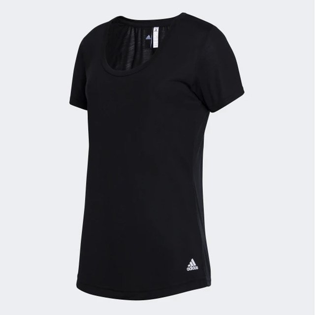 remera negra adidas