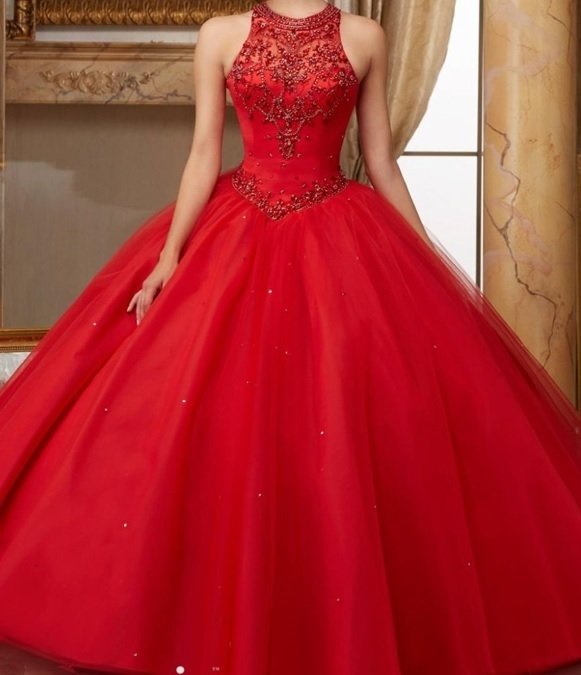vestido de debutante vermelho com dourado