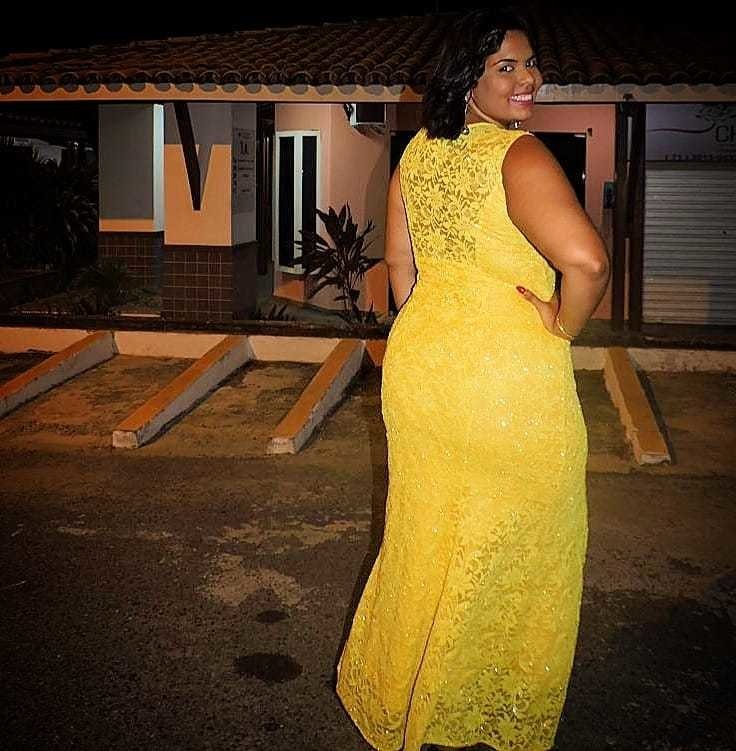 vestido amarelo madrinha plus size