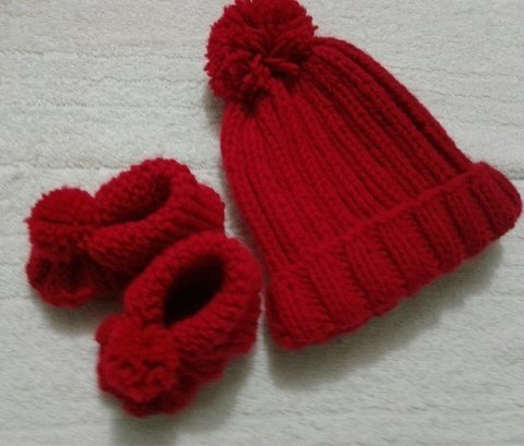 sapatinho de trico vermelho