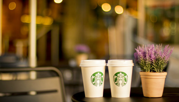 Escute com empatia e comunique com transparência: a estratégia de Howard Schultz, da Starbucks Escute com empatia e comunique com transparência: a estratégia de Howard Schultz, da Starbucks