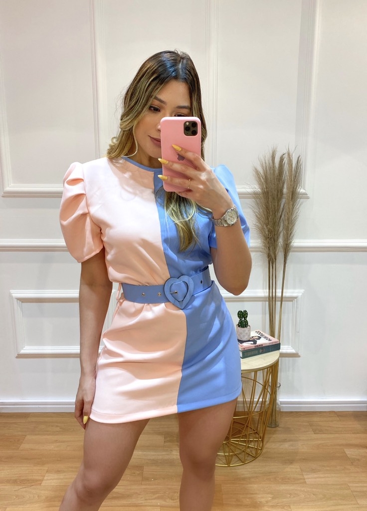 vestido rosa com azul