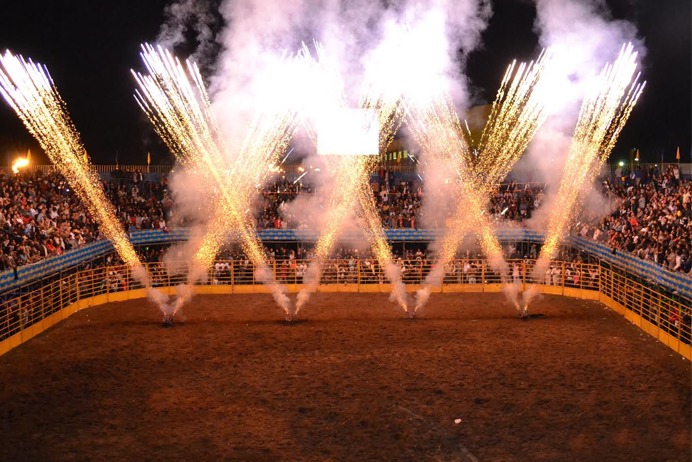 Arena de rodeio também é lugar de mulher - Notícias