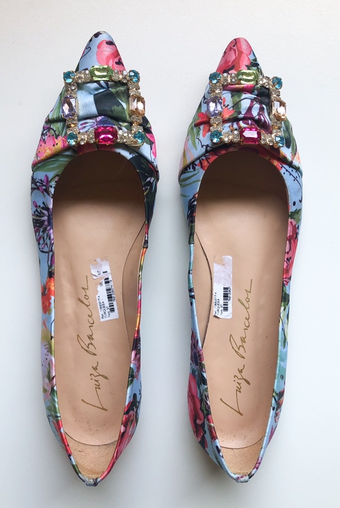 sapatilha com pedraria