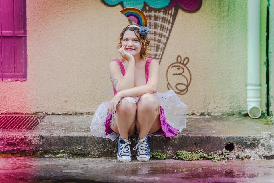  A criadora das peças, Maria Carolina, é antes de tudo uma consumidora que preza muito pelo conforto no carnaval