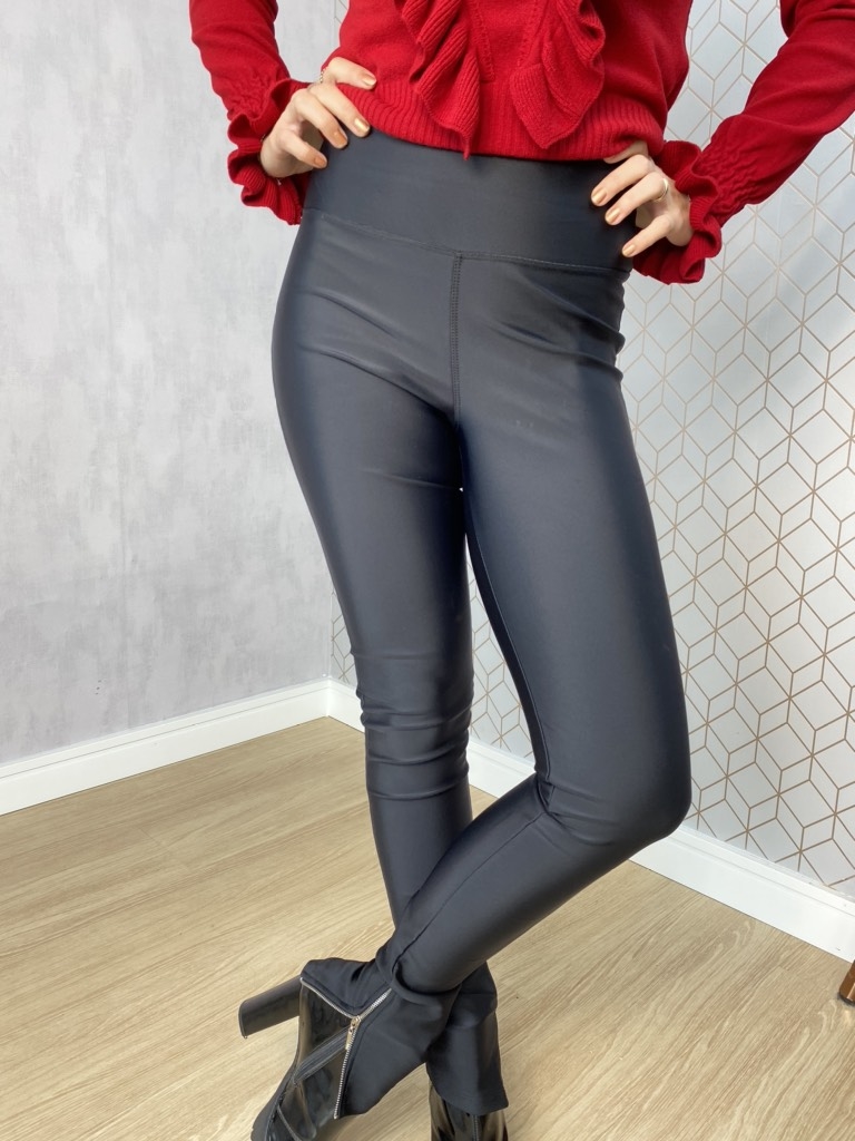 calça com ziper na barra
