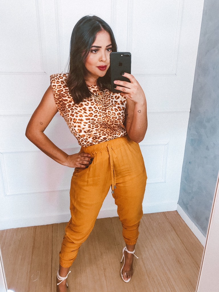 calça jogger mostarda