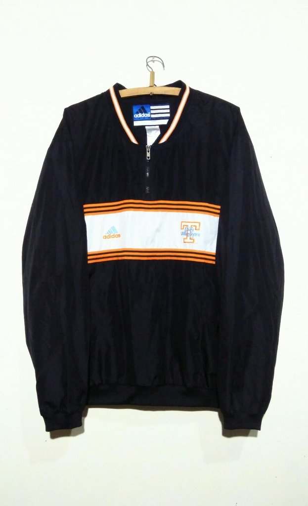 buzo rompeviento nike