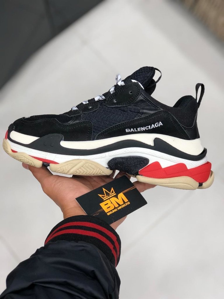 balenciaga triple s preto