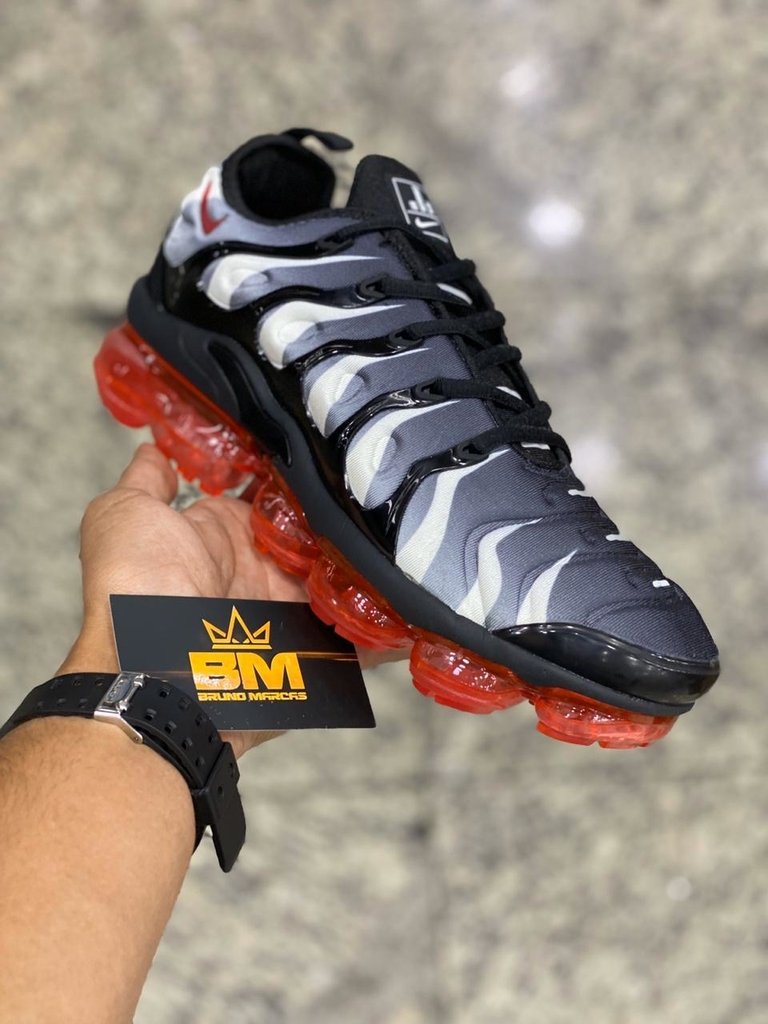 vapor max plus in stock