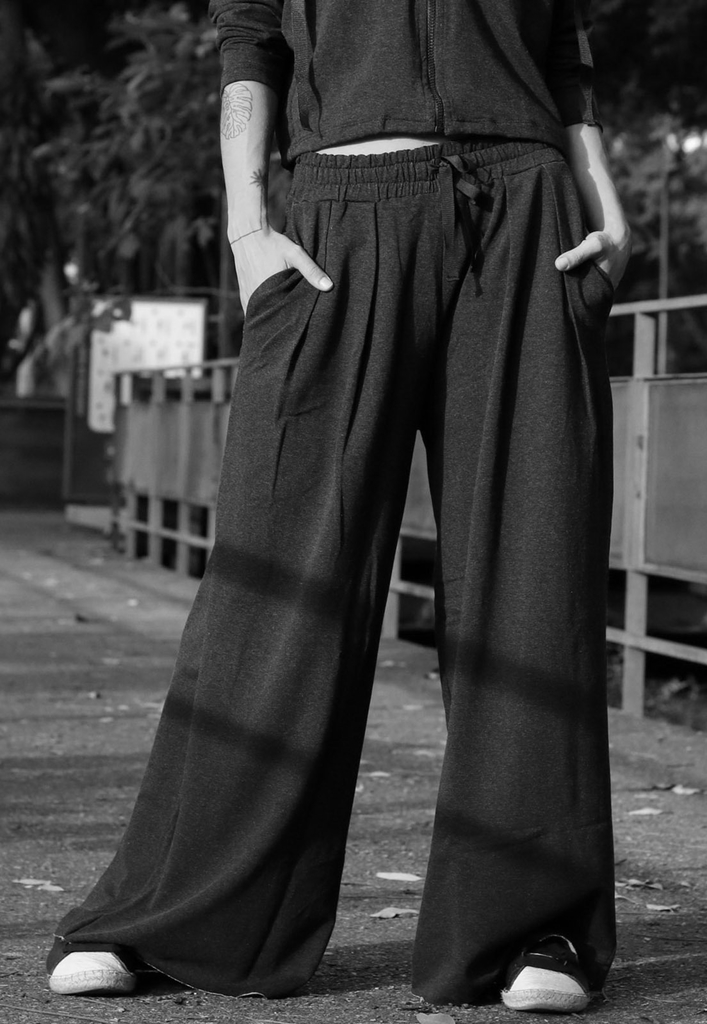 calça pantalona riscada