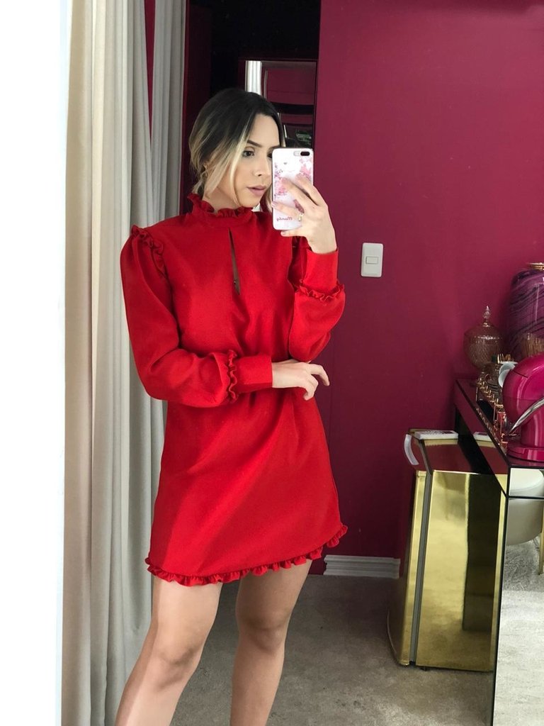 vestido vermelho com babado na barra
