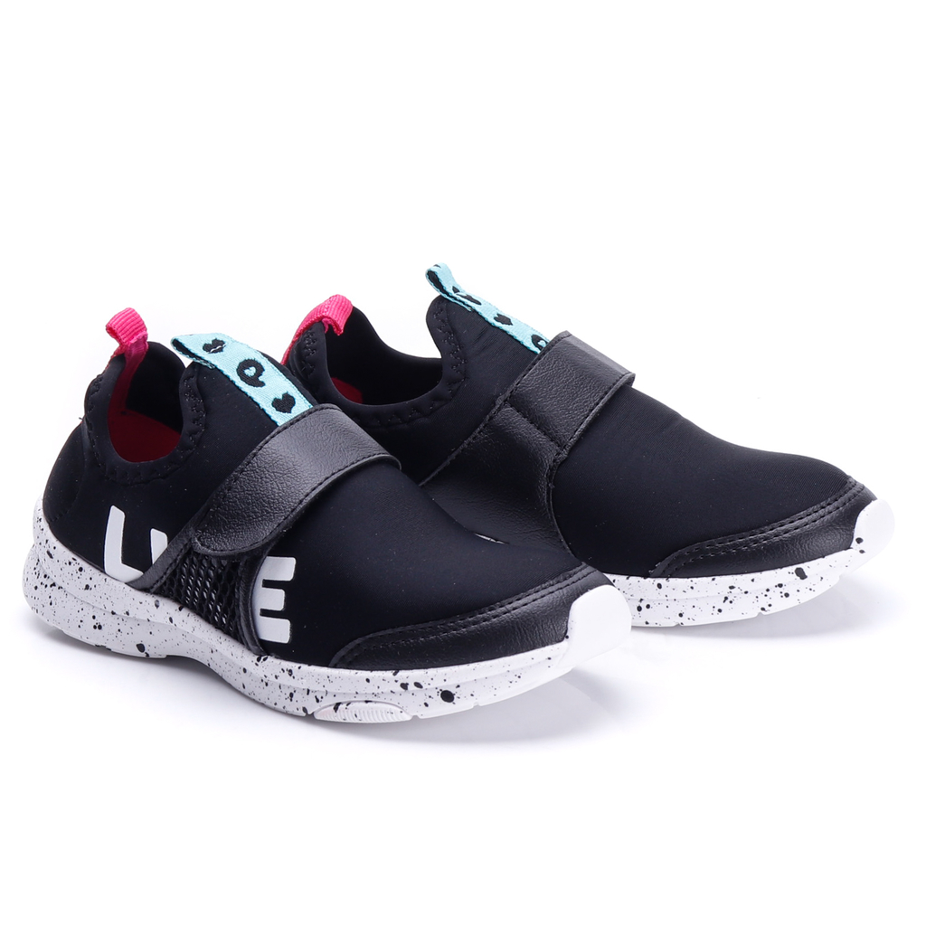 tenis pampili preto e rosa