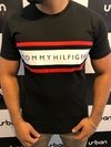 Camiseta Tommy Hilfiger Confortable Cotton - Preto C/Branco e Vermelho