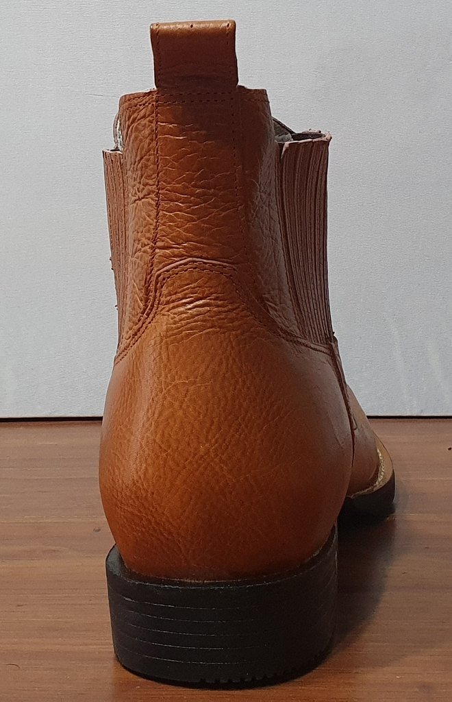 bota wrangler cano curto