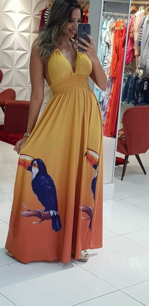 vestidos com estampas de tucano