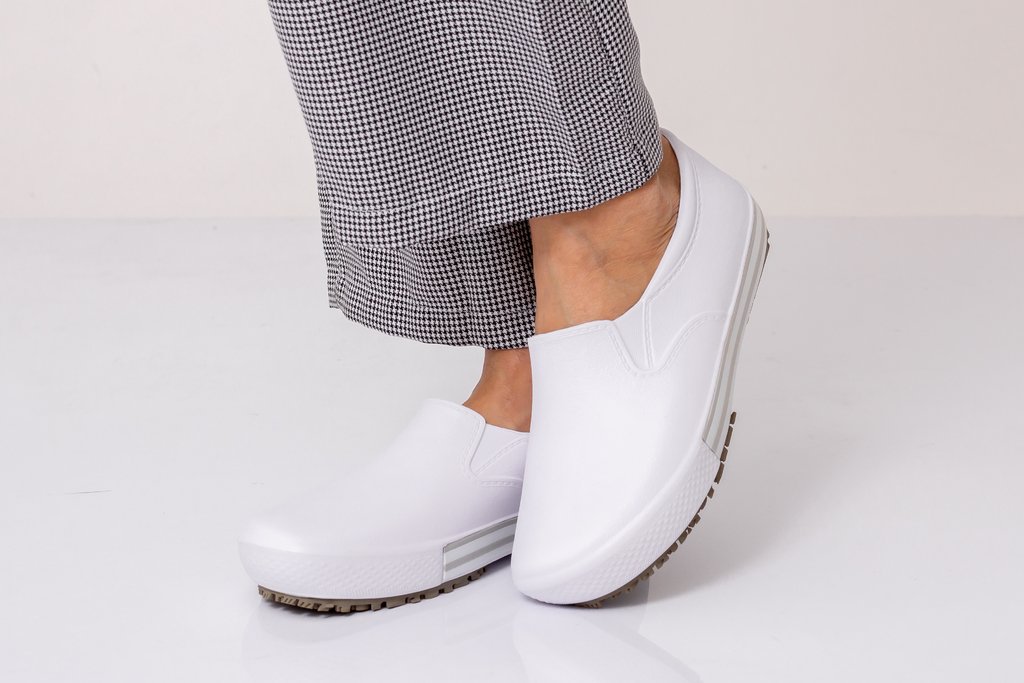 sapato branco enfermagem