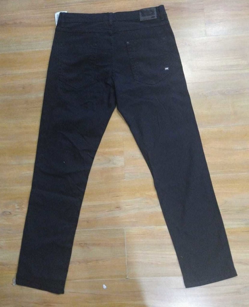 calça preta south