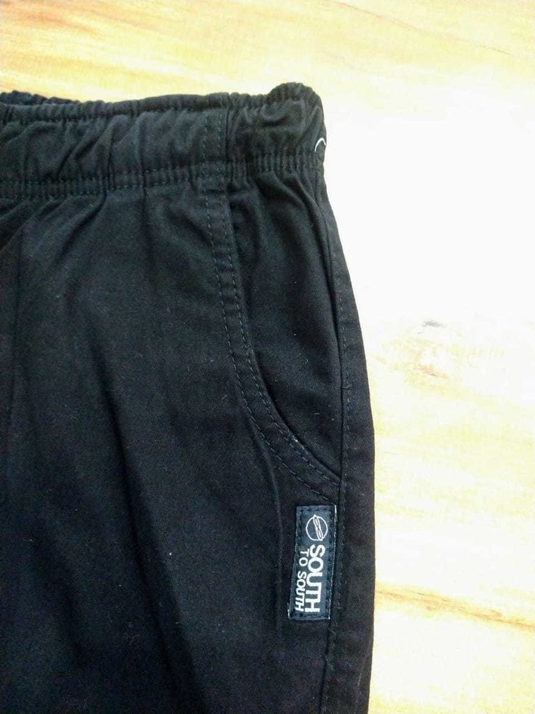 calça preta south
