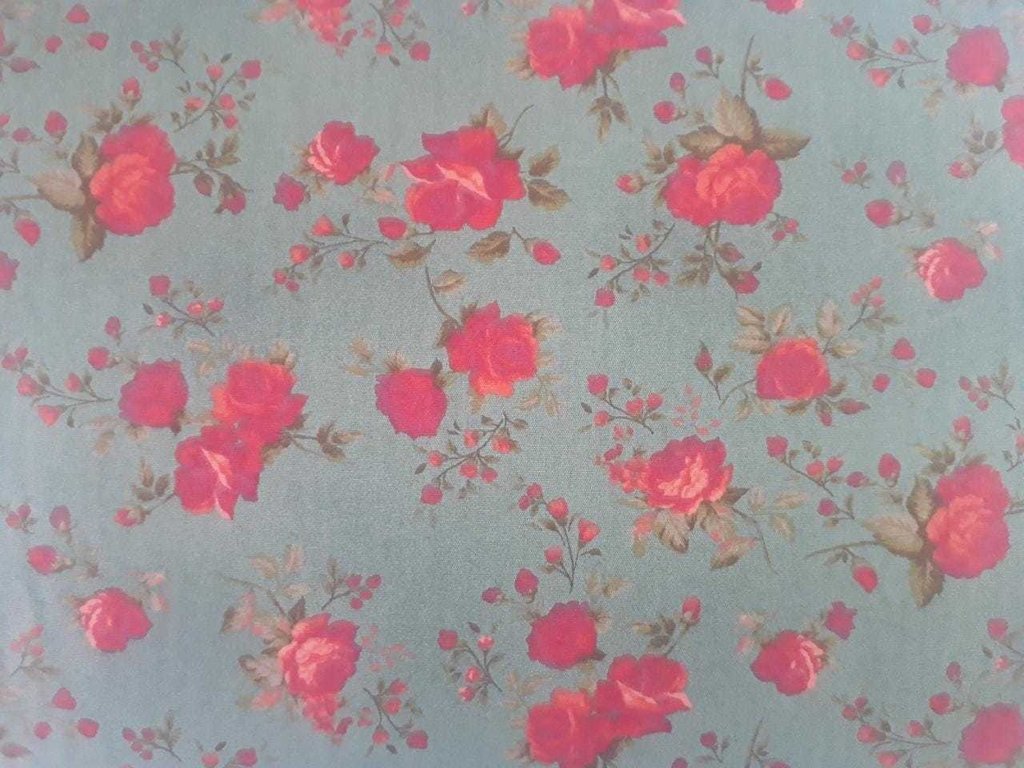 Tecido Tricoline Estampado Fundo Verde Flores Vermelhas Cod 7990