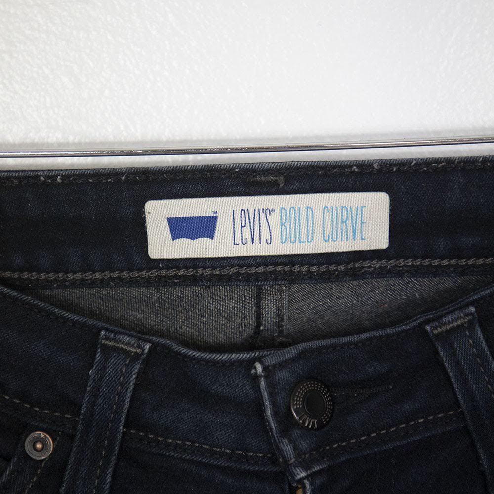 calça jeans escura feminina levis