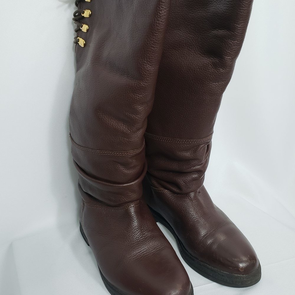 bota marrom de couro