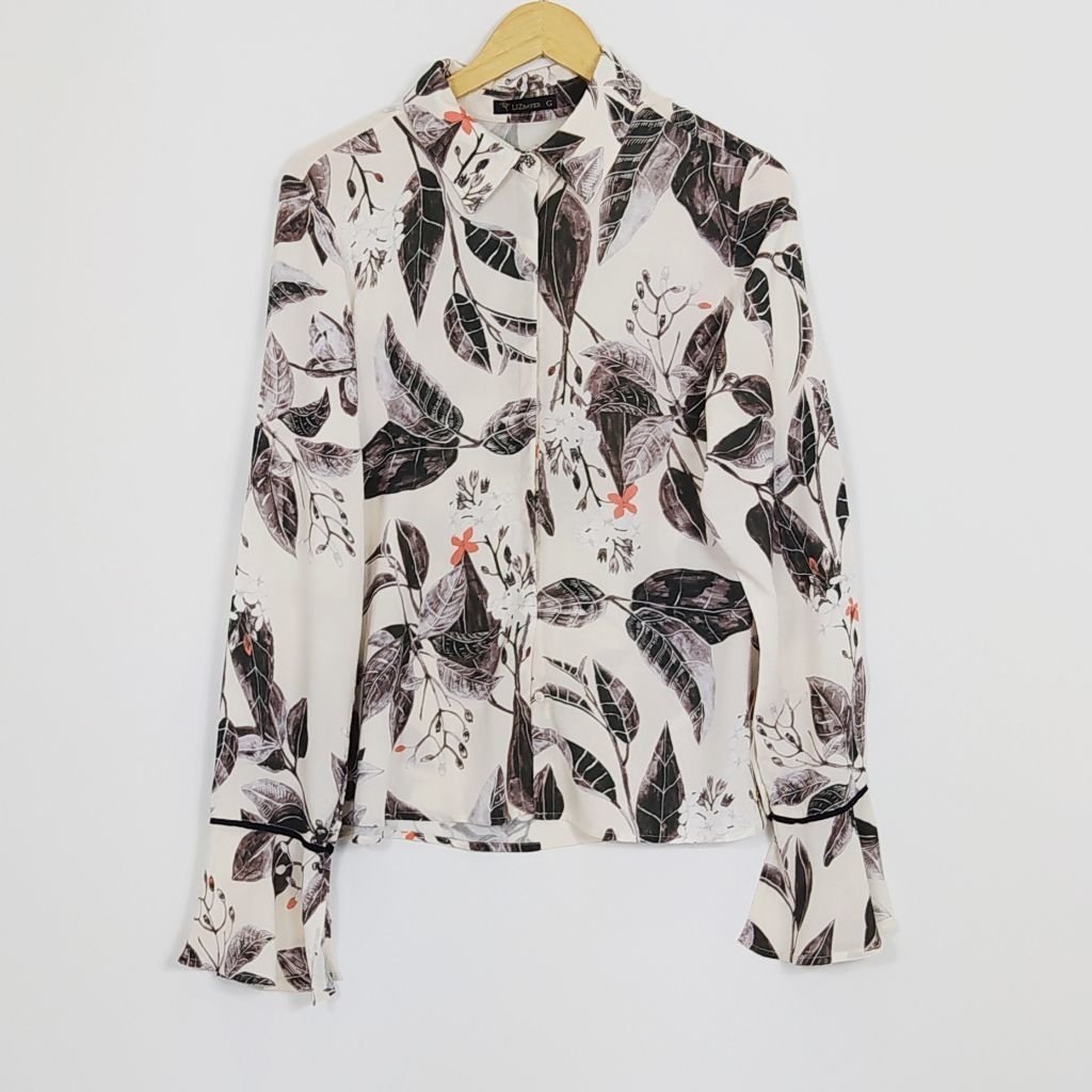 camisa com pedraria