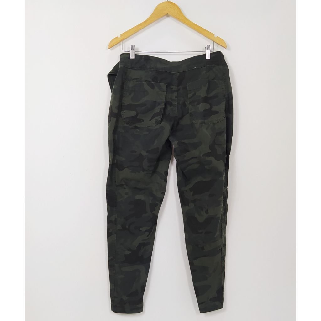calça cintura alta camuflada