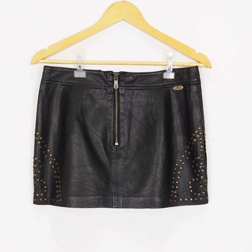 saia de couro john john