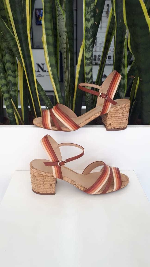 comprar sandalia arezzo online