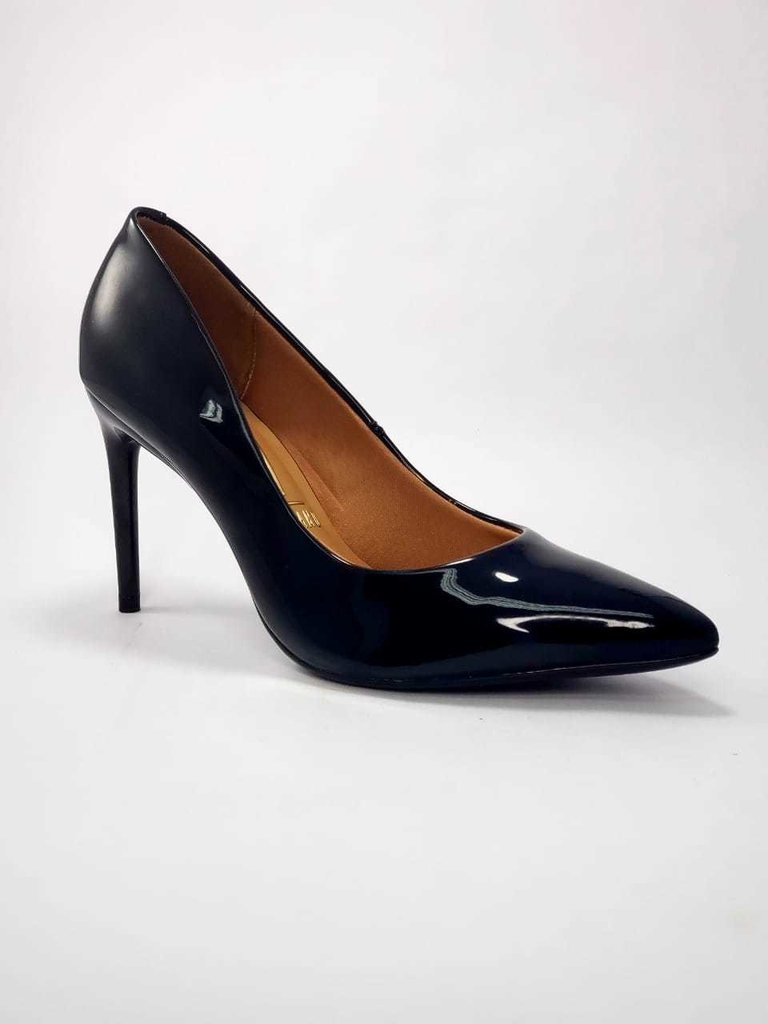 scarpin preto verniz vizzano