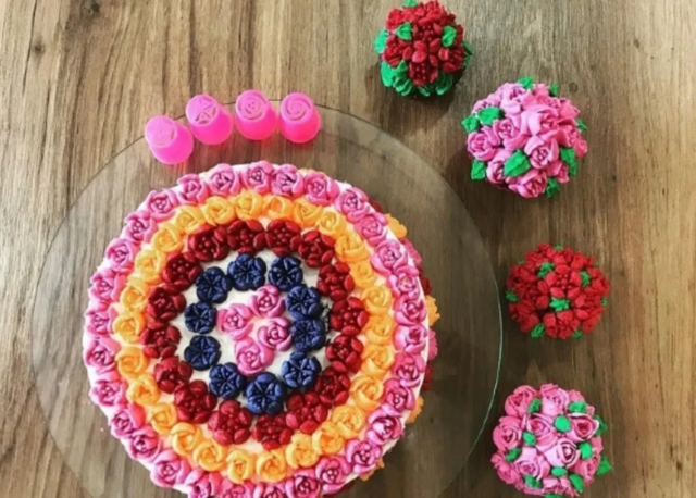 Bico Russo Com Saquinho Confeitar 5 Flores Decoracao Bolo Na hora de decorar aquele bolo ou cupcake é importante ter em mãos alguns tipos de bicos de confeitar para deixar o acabamento do bolo ou. armazem89 armazem89