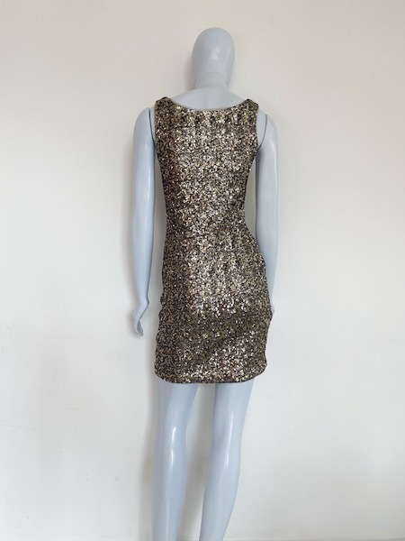 vestido dourado zara