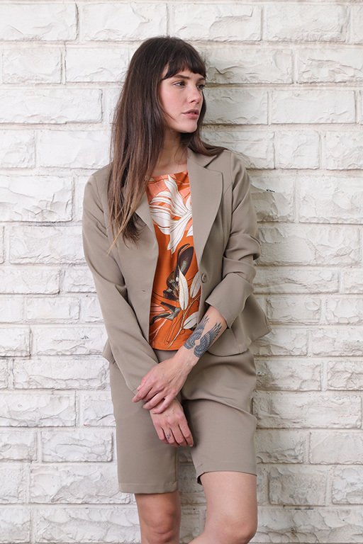 blazer alfaiataria acinturado