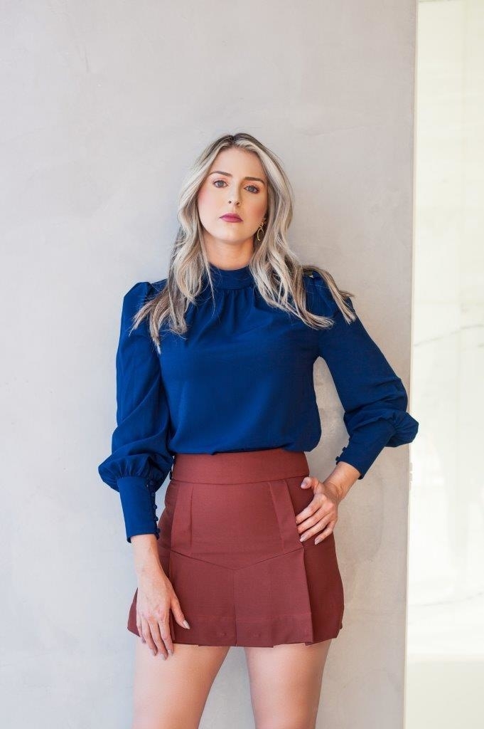 short saia marrom