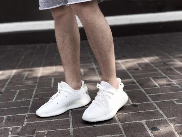 tenis yeezy triple white