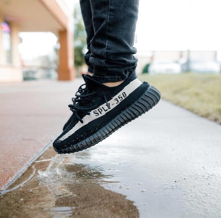 tenis yeezy oreo
