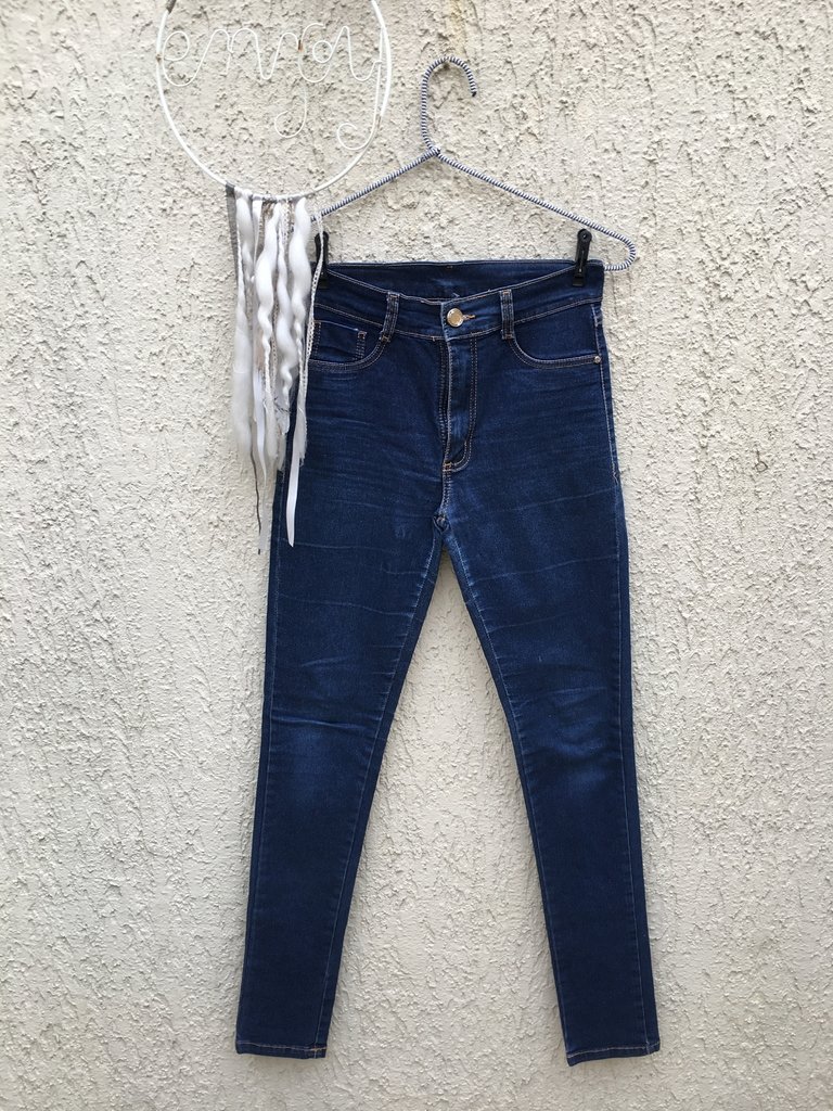 calça jeans super alta