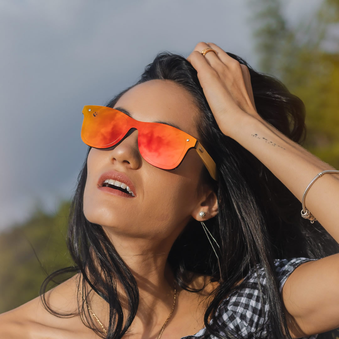 lentes de sol gafas de sol anteojos de sol cuadrados espejados color rojo naranja con patillas de madera de bambu y proteccion uv400 para hombre y mujer modelo uno