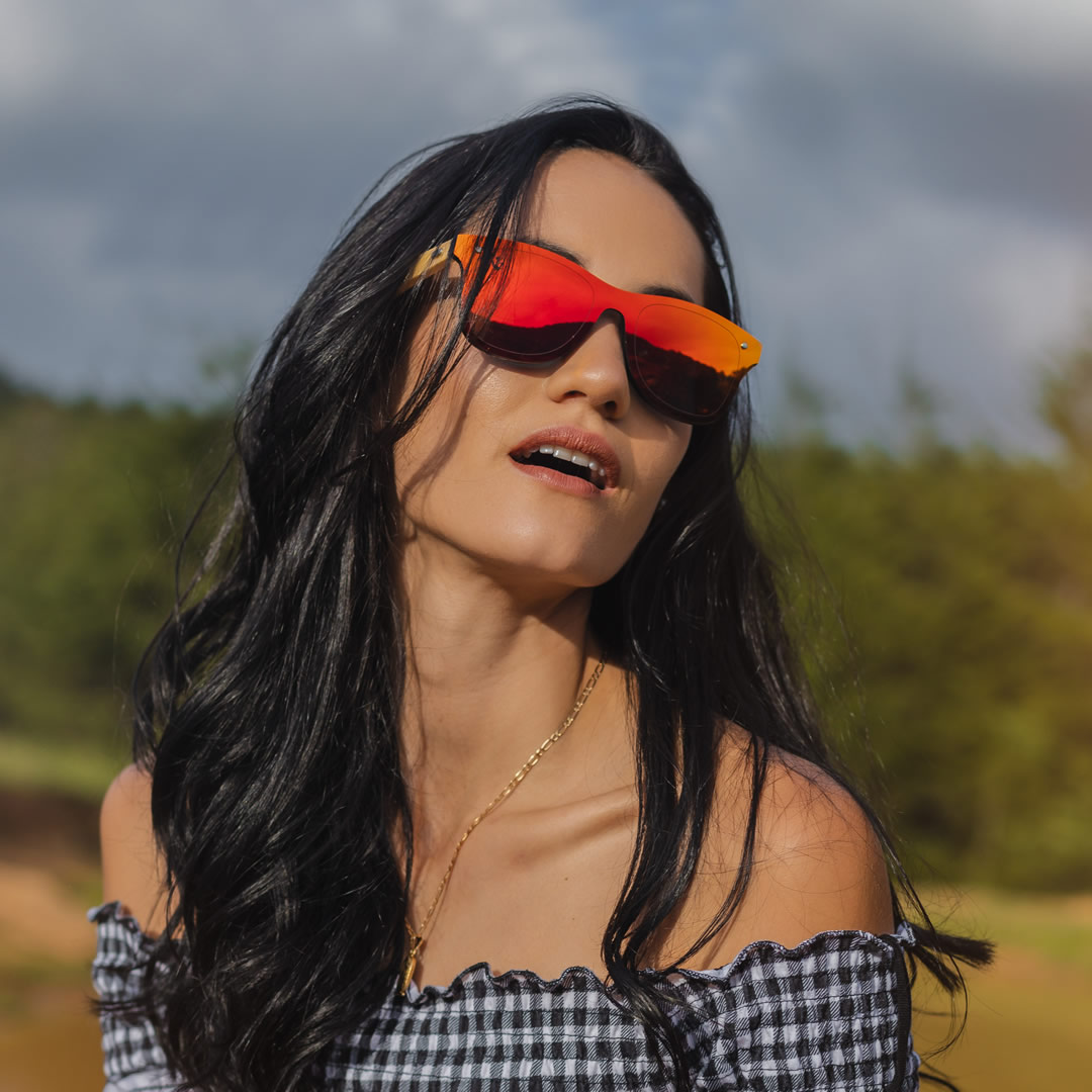 lentes de sol gafas de sol anteojos de sol cuadrados espejados color rojo naranja con patillas de madera de bambu y proteccion uv400 para hombre y mujer modelo dos