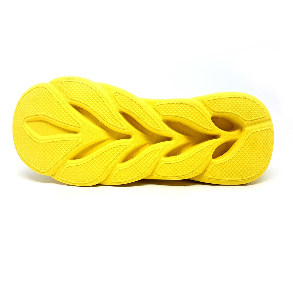 yeezy branco e preto