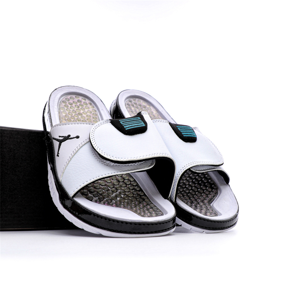 chinelo jordan branco