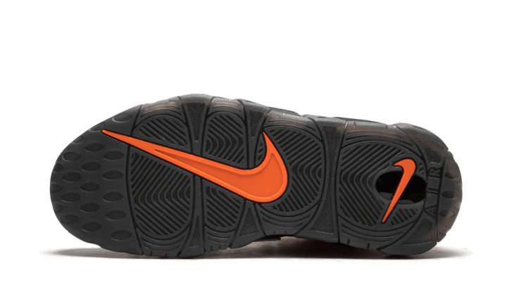 nike uptempo preto
