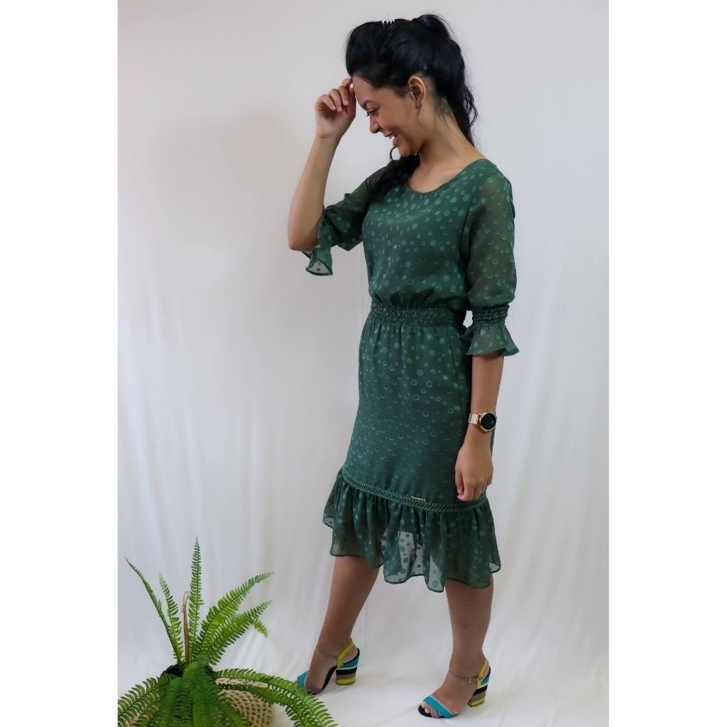 vestido verde crepe