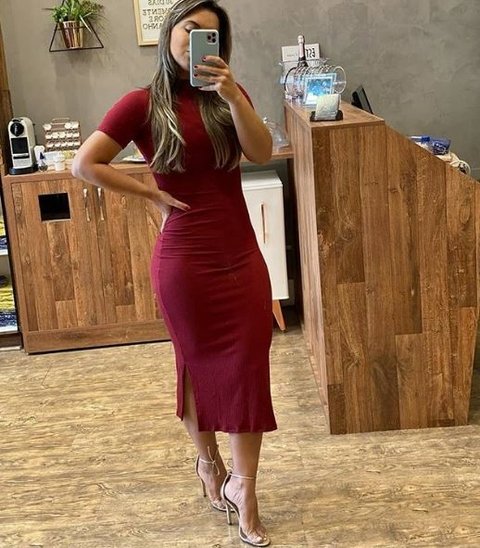 vestido canelado marsala