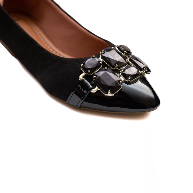 sapatilha para andar em pedras