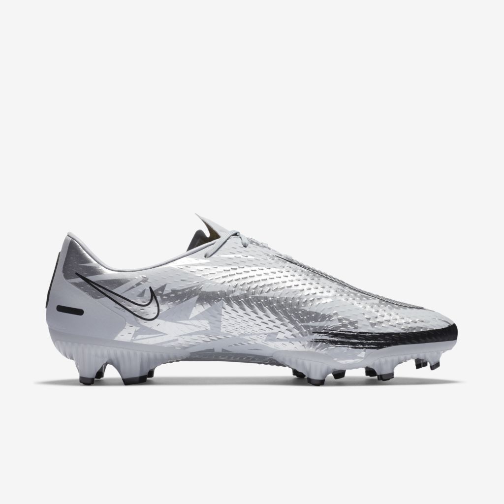 CR7 e Ada Hegerberg apresentam nova chuteira Nike Mercurial » Mantos do  Futebol