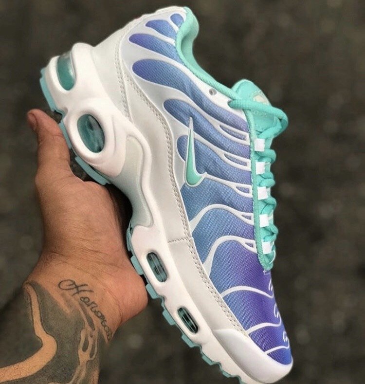 air max plus verde e branco